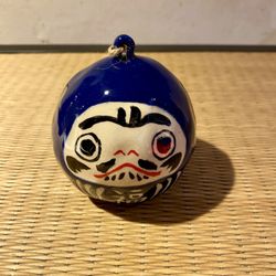 Amuleto de Daruma Azul tamaño M