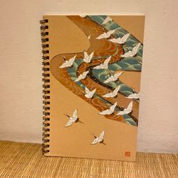 Cuaderno de collage de kirie – Grullas y olas