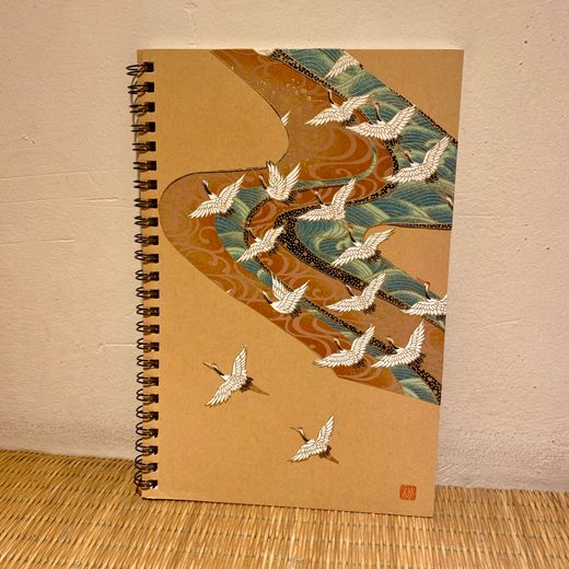 Cuaderno de collage de kirie – Grullas y olas