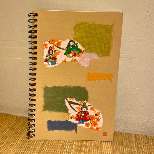 Cuaderno de collage de kirie – Hina