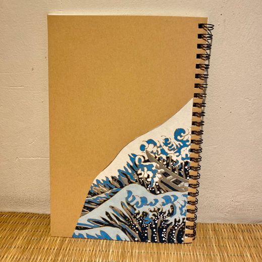 Cuaderno de collage de kirie – Ola dorada