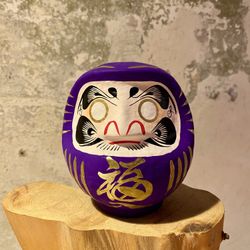 Daruma Takasaki Violeta