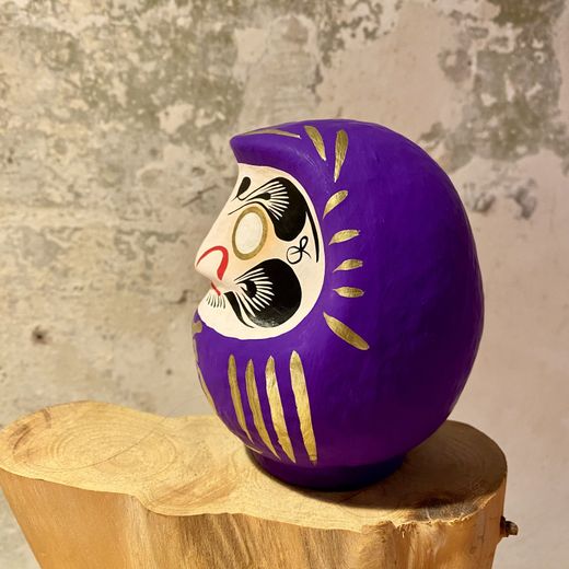 Daruma Takasaki Violeta