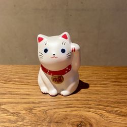 Gato de la suerte japonés Plateado (Cumplimiento de todos los deseos)