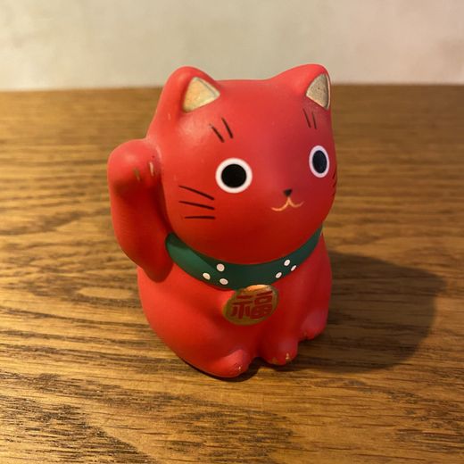 Gato de la suerte japonés Rojo (Protege contra la enfermedad)