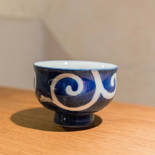 Taza de té azul