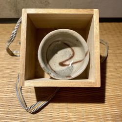 Vasito de Sake con Caja de madera